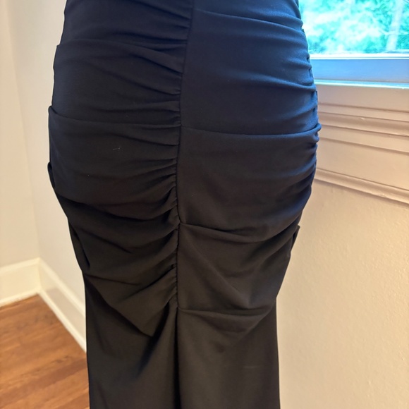 Designer Nichole Miller On Shoulder Neckline Rushed dress body - Picture 3 of 5